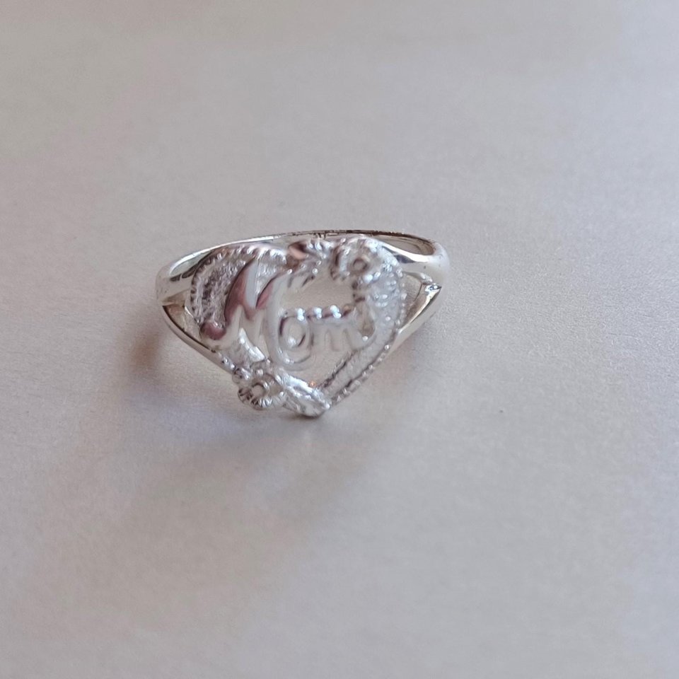Sterling Silver Heart "Mom" Ring Made in Peru, Size 6.75, Gift for Mom, New Mom, Wife