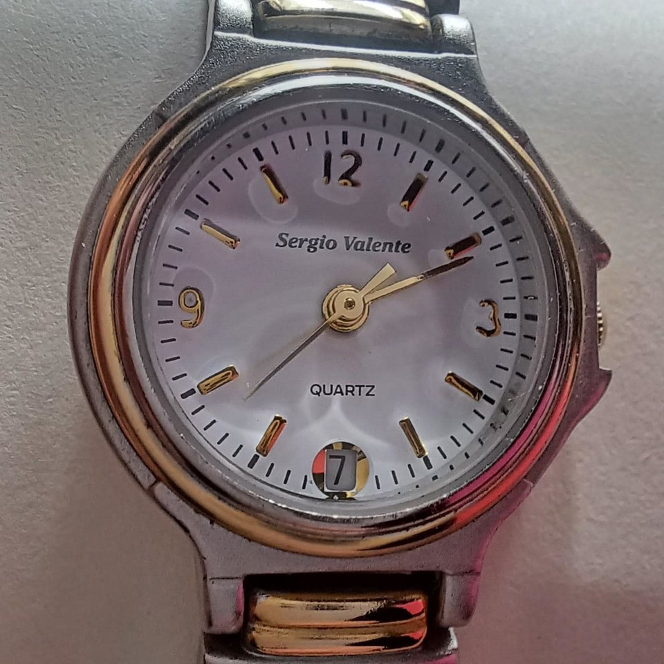 Vintage Sergio Valente Ladies Metal Link Bracelet Quartz Wrist Watch