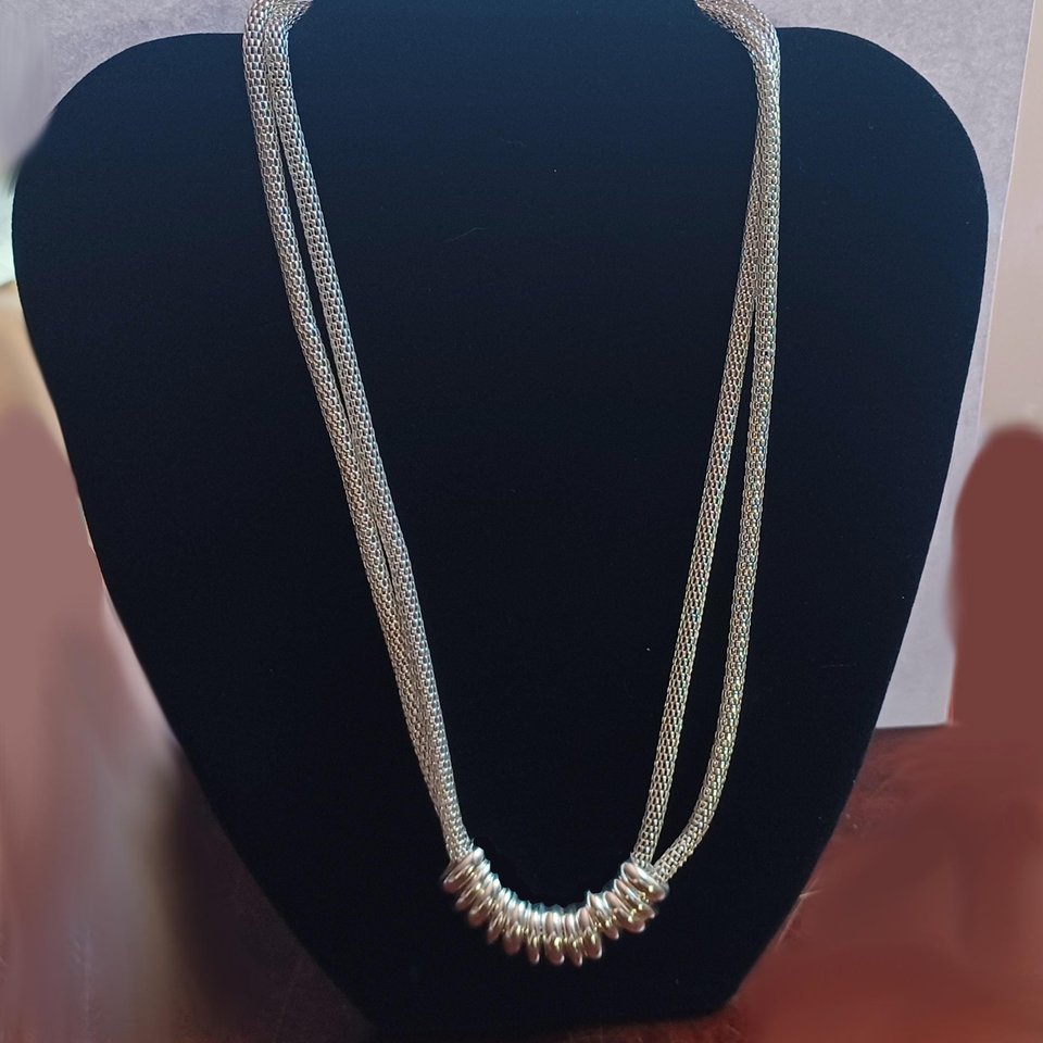 Vintage  Multiple Silver Tone Mesh Chain With Shiny Silver Rings Statement Necklace