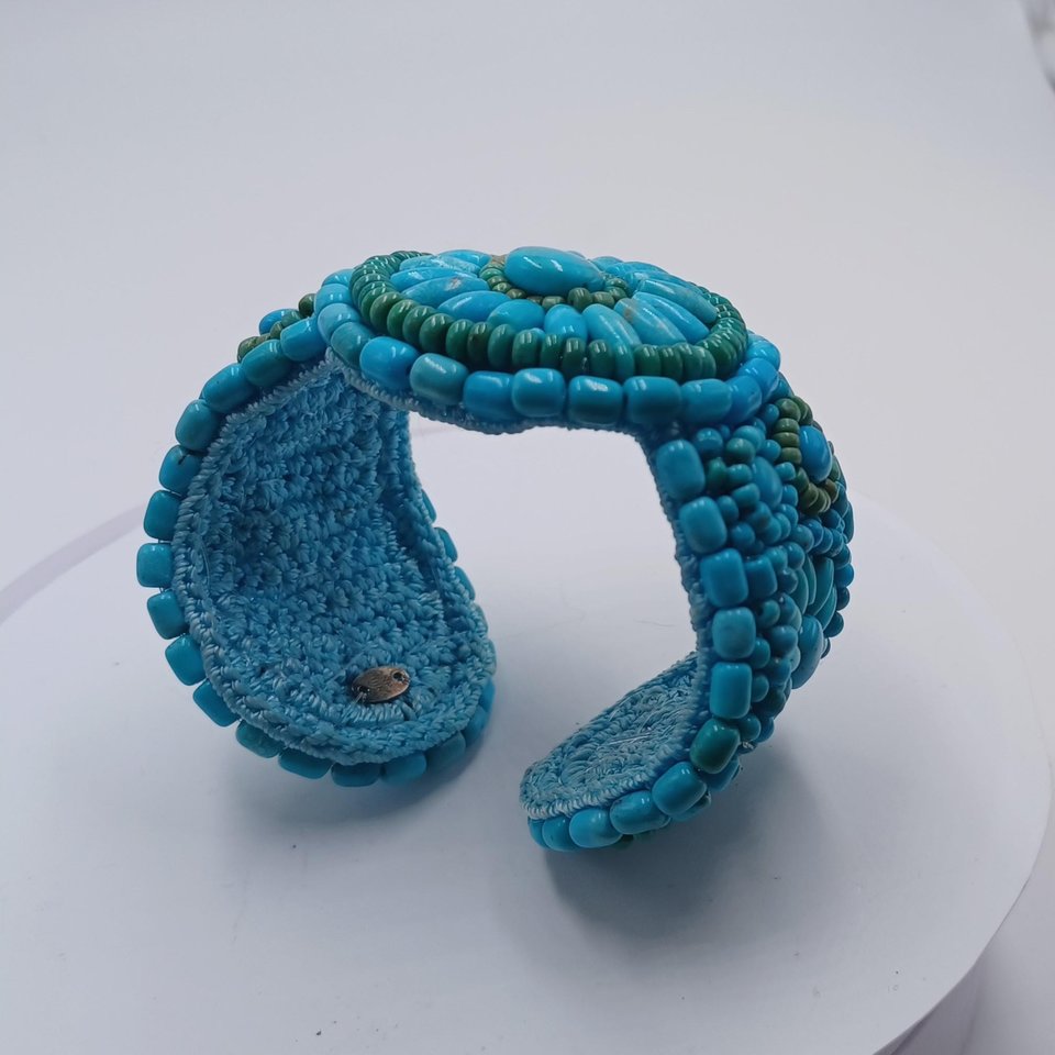 Vintage Southwestern Dyed Turquoise Howlite Beaded Cuff Bracelet