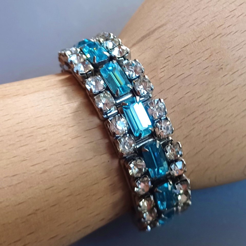 Vintage Art Deco ACCO Sparkling Blue and White Rhinestones  Expandable Bracelet