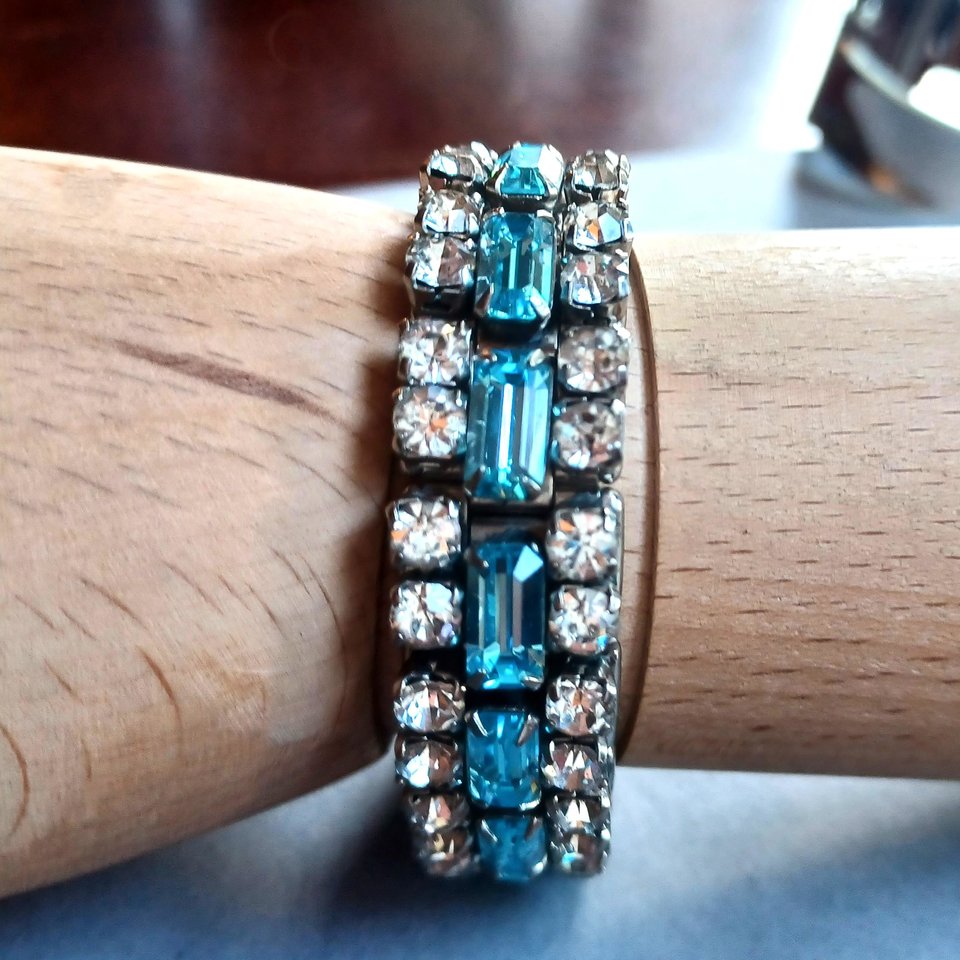 Vintage Art Deco ACCO Sparkling Blue and White Rhinestones  Expandable Bracelet