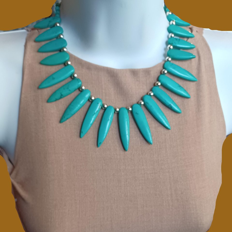 Dyed Turquoise Howlite Spiky Southwestern Fan Fringe Collar Necklace