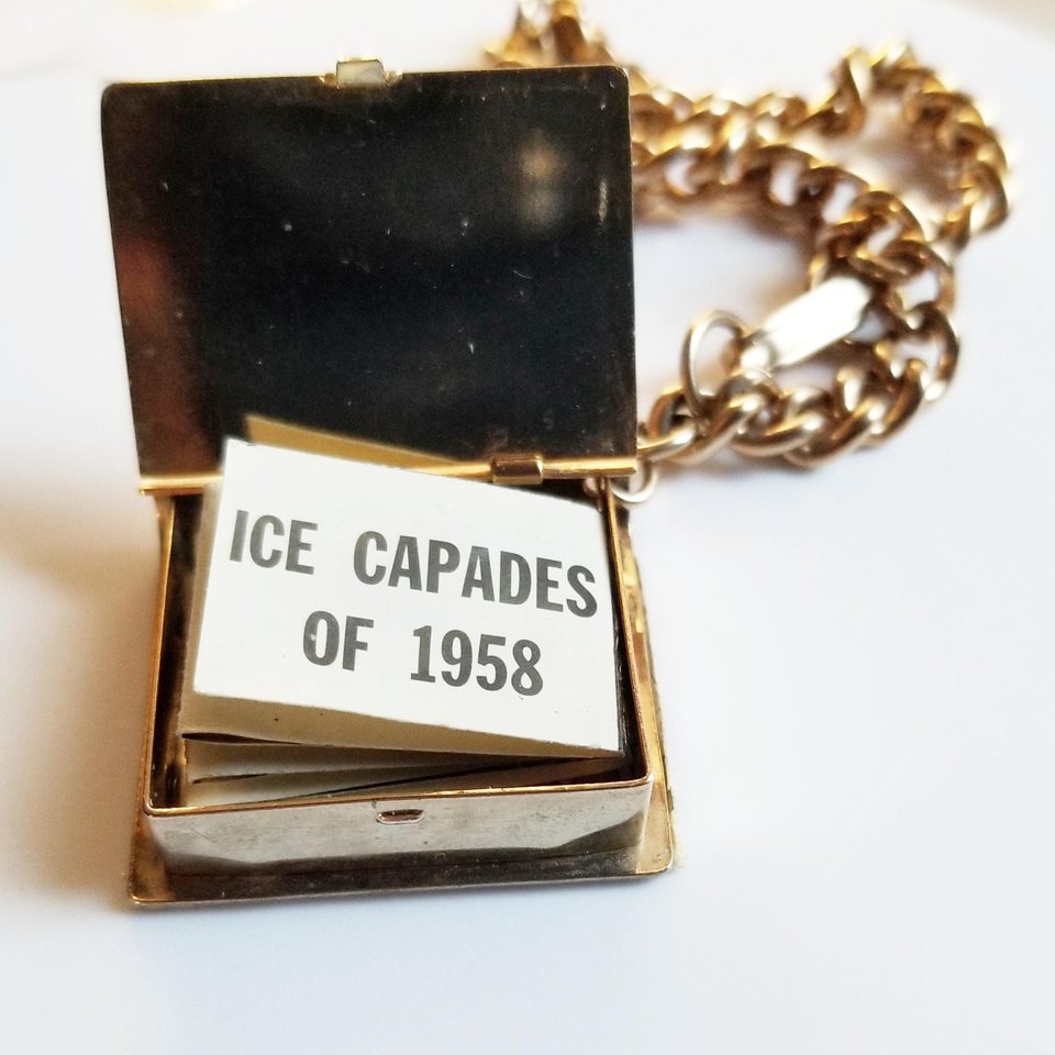 1958 Ice Capades Souvenir Picture Book Charm Gold Tone Bracelet