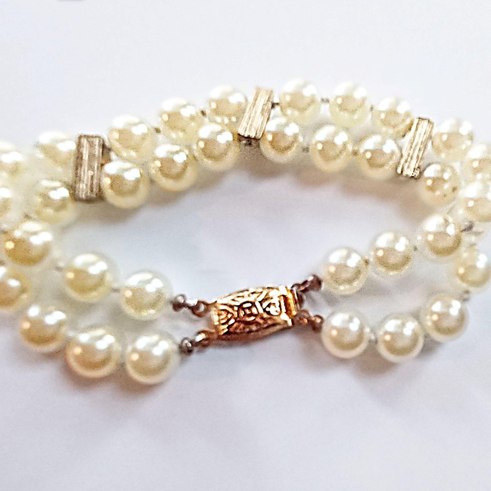 Charming Vintage Faux Pearls and Rhinestones Beaded Bracelet