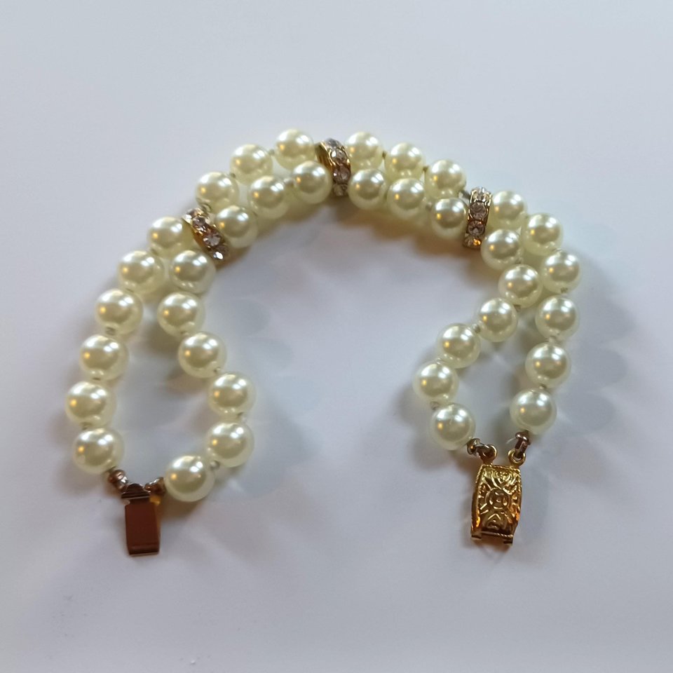 Charming Vintage Faux Pearls and Rhinestones Beaded Bracelet