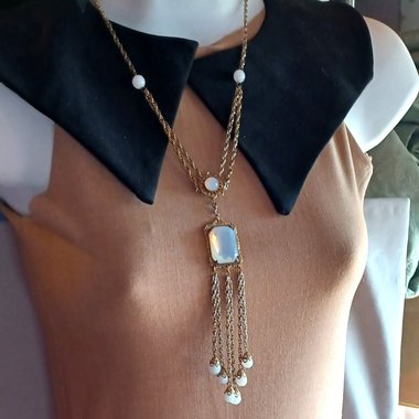 Vintage Gold Tone Milk Glass and Moon Stone Pendant Tassle Necklace