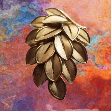Vintage Signed Crown Trifari Brushed Gold Tone Leaves Brooch