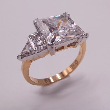 18K Gold Plated 5+ Carat Princess Cut Cubic Zirconia Ladies Ring, Size 7