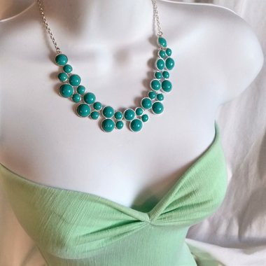 Liz Claiborne Silver Tone Teal Green Round Cabochons Pretty Vintage  Statement Bib Necklace