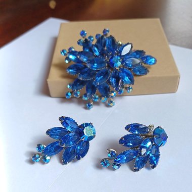 Vintage Signed Large Blue Rhinestones Brooch and Earrings Jewelry Set, Demi Parure