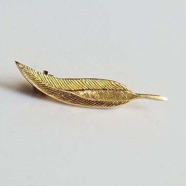 14K Gold Small Feather Pin Stamped DIBB, Lapel Pin, Gold Feather Pin