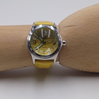 Faded Glory Ladies Yellow Bubble Quartz Wrist Watch-Easy to Read Face, New Battery
