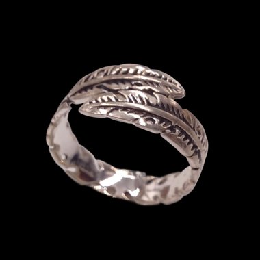 Vintage Sterling Silver Native Inspired Wrap Around Feather Ring Size 9